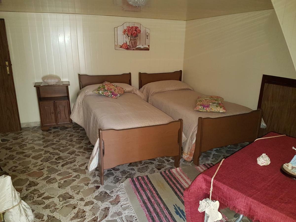 La Nicchia Di Gangi Appartement Buitenkant foto